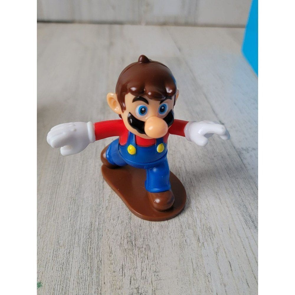 McDonald's 2018 Mario Nintendo toy figure plumber